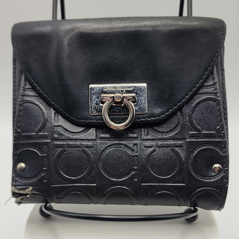 Salvatore Farrigamo Black Designer Embossed Leather Wallet With COA